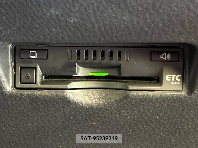 Toyota C-HR 2017-11 264392-5