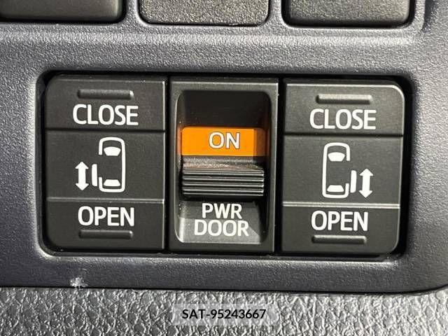Toyota VOXY 2016-08 288986-3