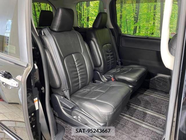Toyota VOXY 2016-08 288986-9