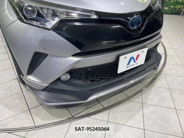 Toyota C-HR 2017-05 294965-3