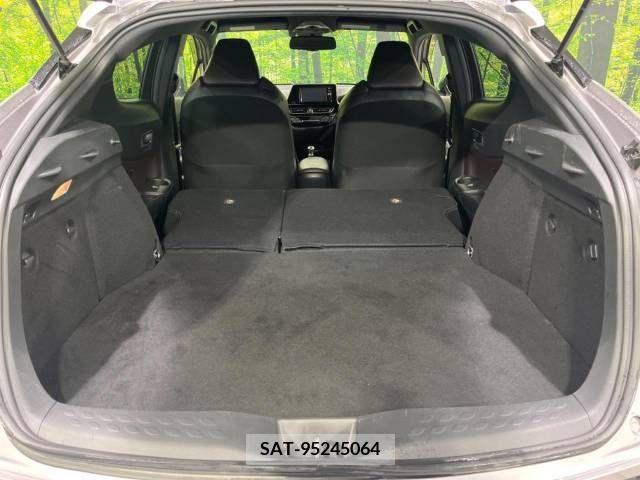 Toyota C-HR 2017-05 294965-10
