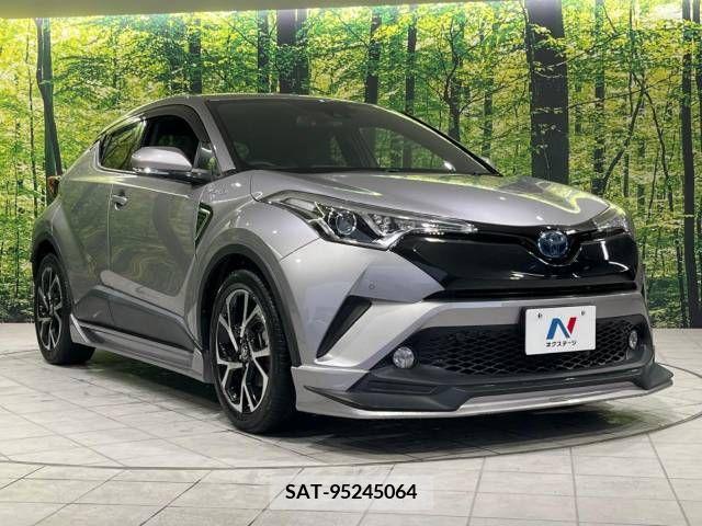 Toyota C-HR 2017-05 294965-16