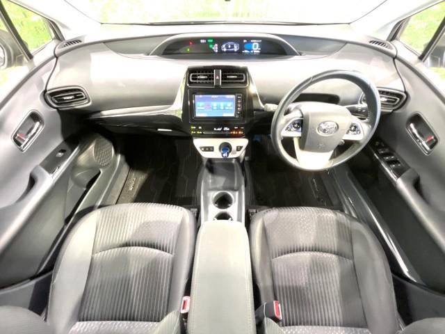 Toyota PRIUS 2018-10 21268-1