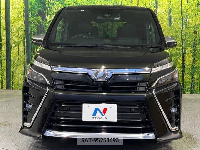 Toyota VOXY 2019-02 347581-15