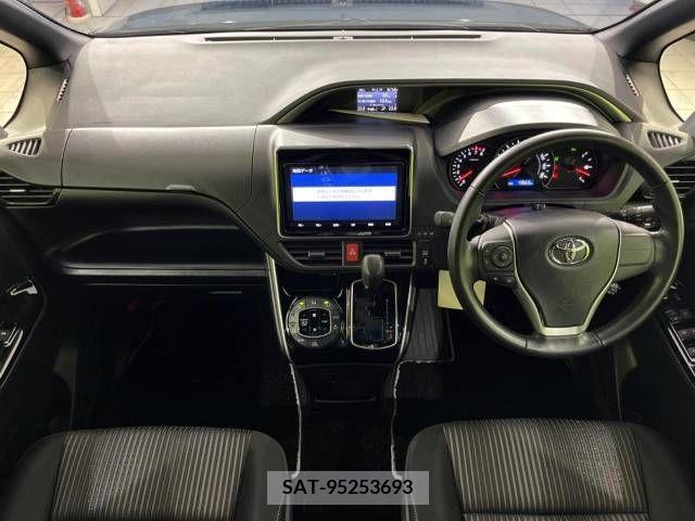 Toyota VOXY 2019-02 347581-1