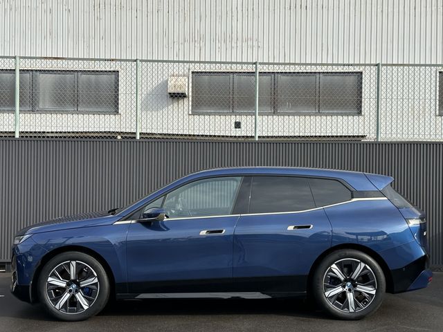 Bmw IX 2022-08 28125-6