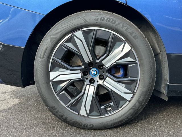 Bmw IX 2022-08 28125-27
