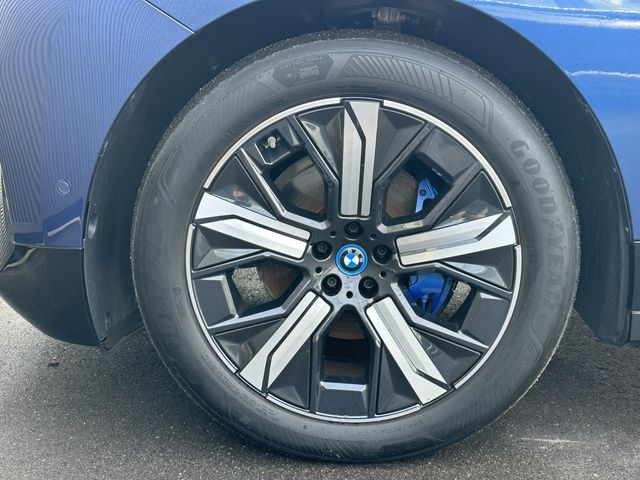 Bmw IX 2022-08 28125-29