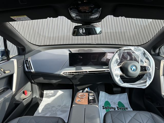 Bmw IX 2022-08 28125-1