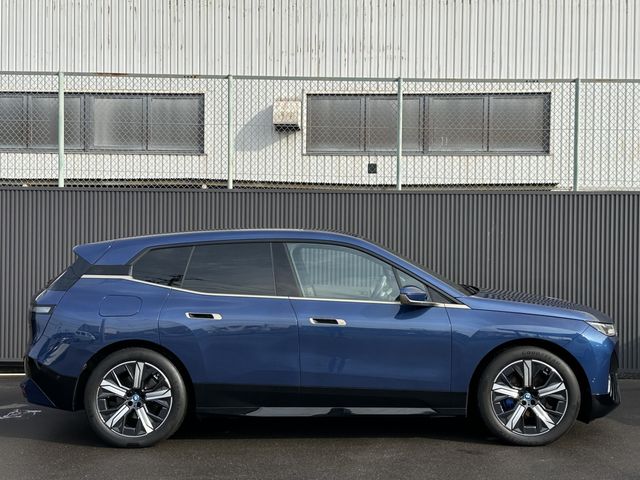 Bmw IX 2022-08 28125-5