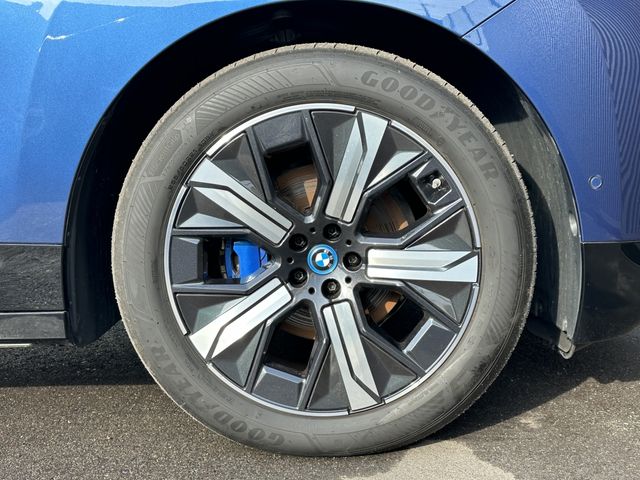 Bmw IX 2022-08 28125-26