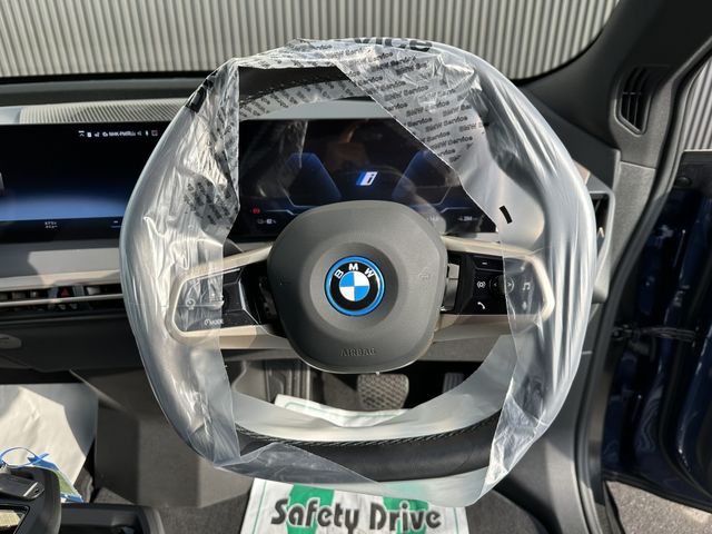 Bmw IX 2022-08 28125-15
