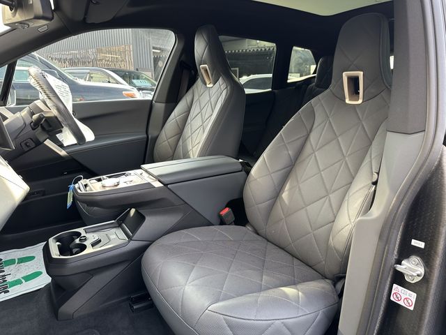 Bmw IX 2022-08 28125-11
