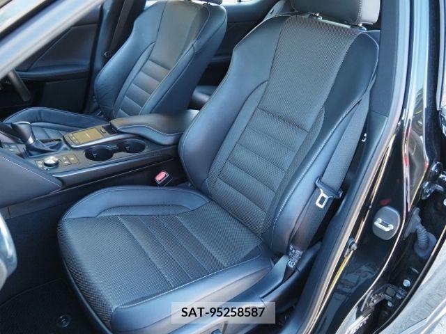 Lexus IS 2021-05 228383-12