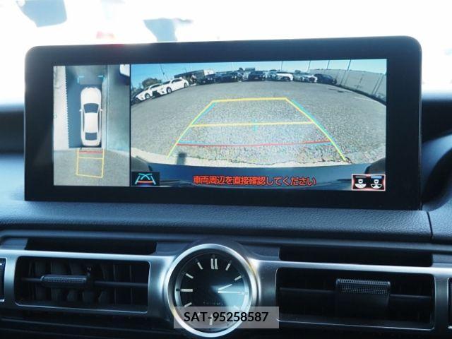 Lexus IS 2021-05 228383-18
