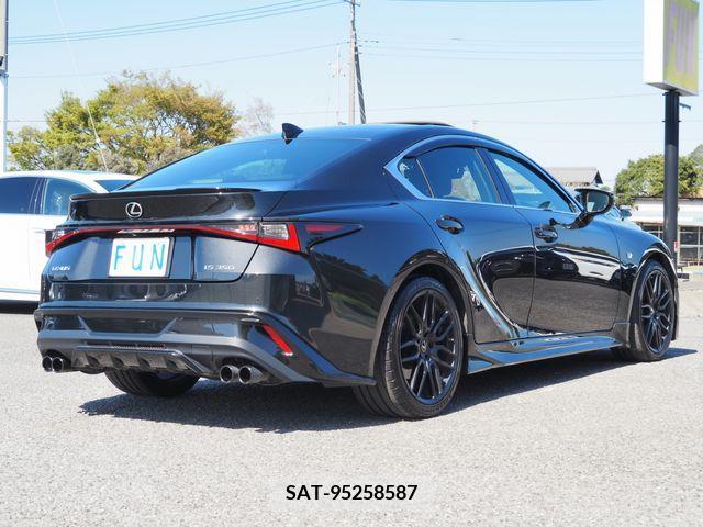 Lexus IS 2021-05 228383-4