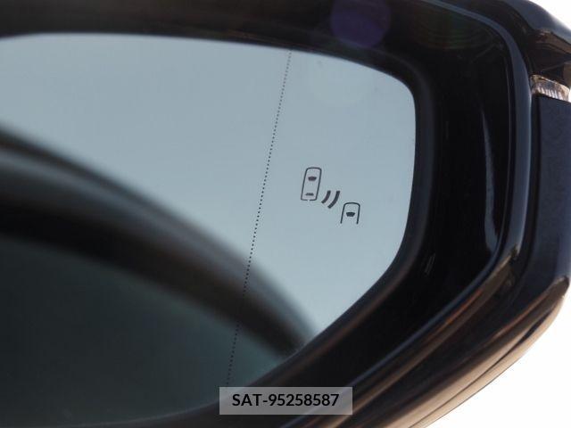 Lexus IS 2021-05 228383-19