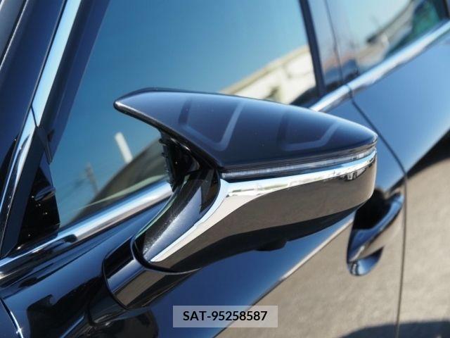 Lexus IS 2021-05 228383-7