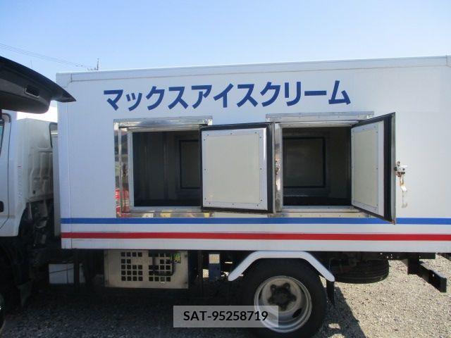 Hino DUTRO 2017-02 251834-12