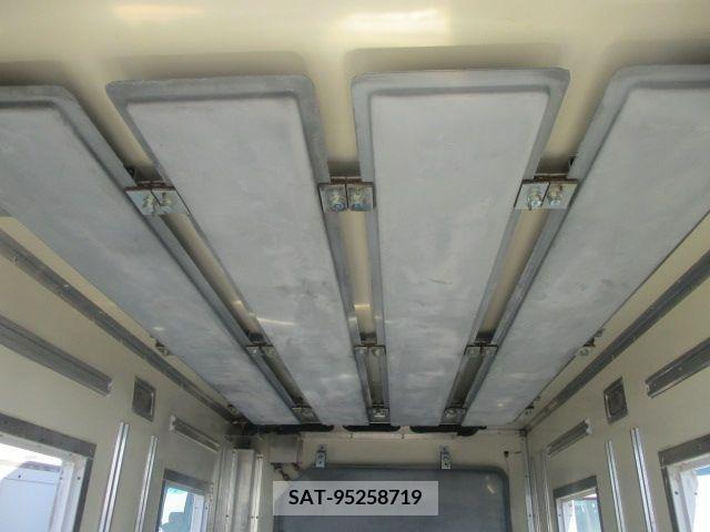 Hino DUTRO 2017-02 251834-16