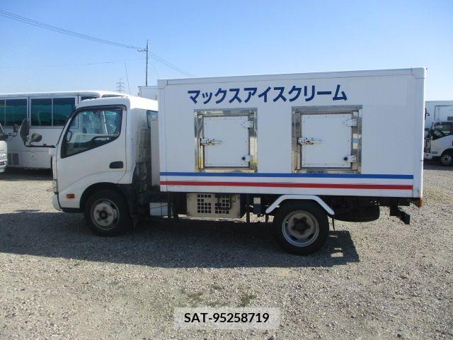 Hino DUTRO 2017-02 251834-6