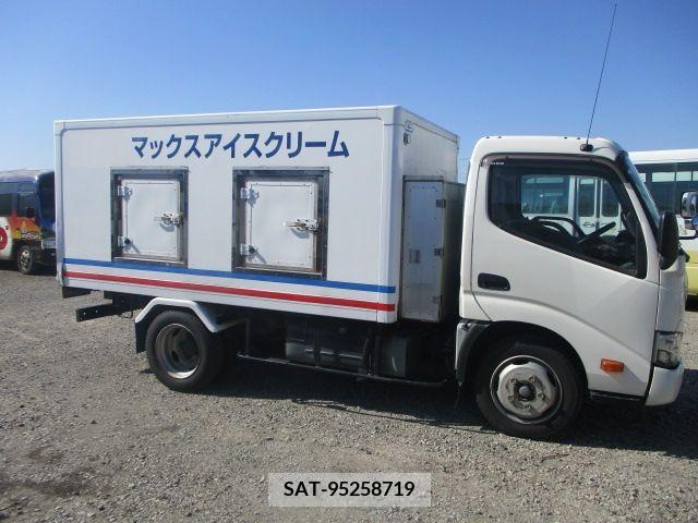Hino DUTRO 2017-02 251834-7