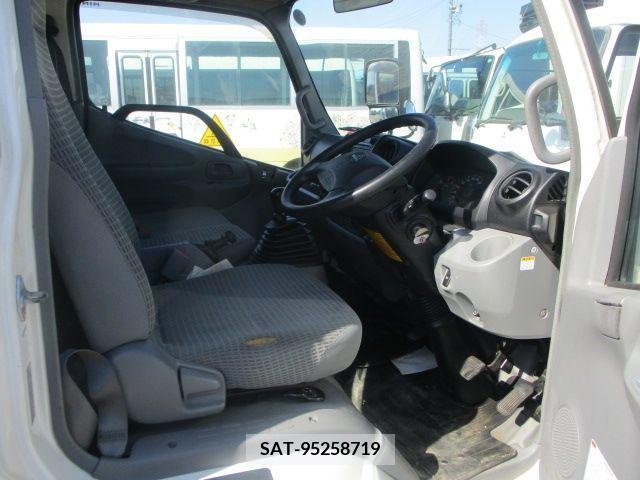 Hino DUTRO 2017-02 251834-9