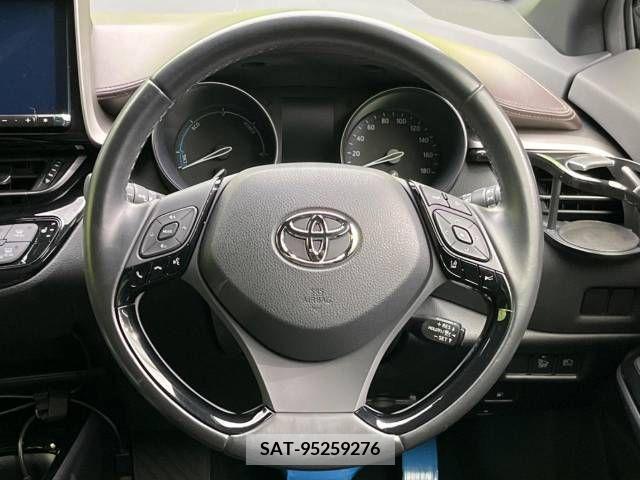 Toyota C-HR 2017-05 264199-11