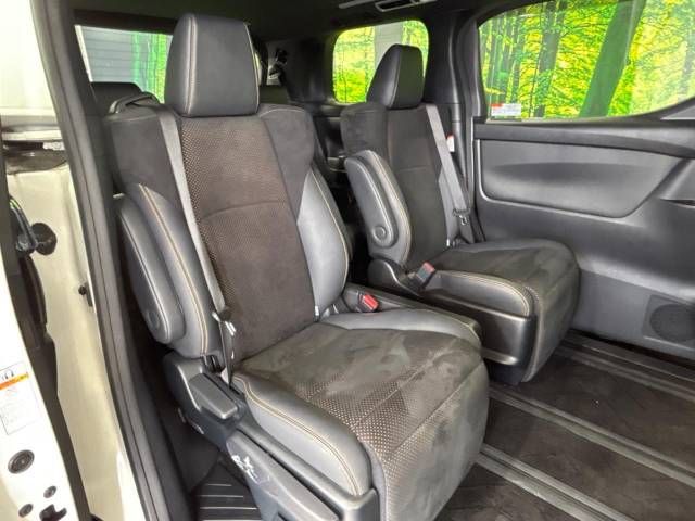 Toyota ALPHARD 2021-05 12749-9