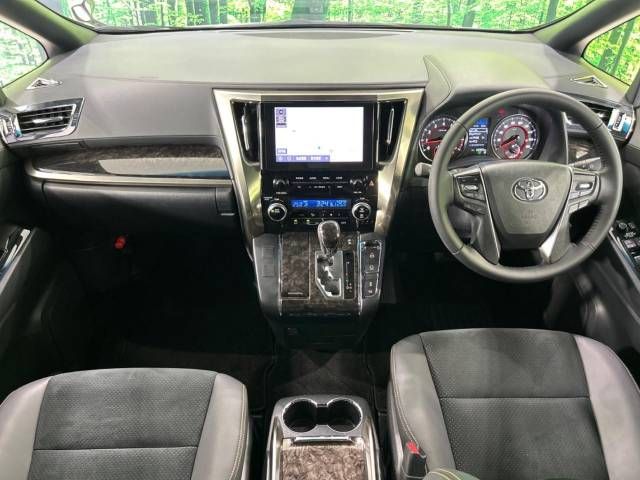 Toyota ALPHARD 2021-05 12749-1