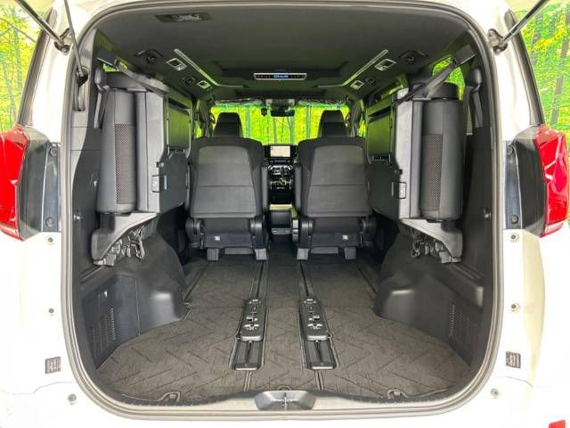 Toyota ALPHARD 2021-05 12749-11