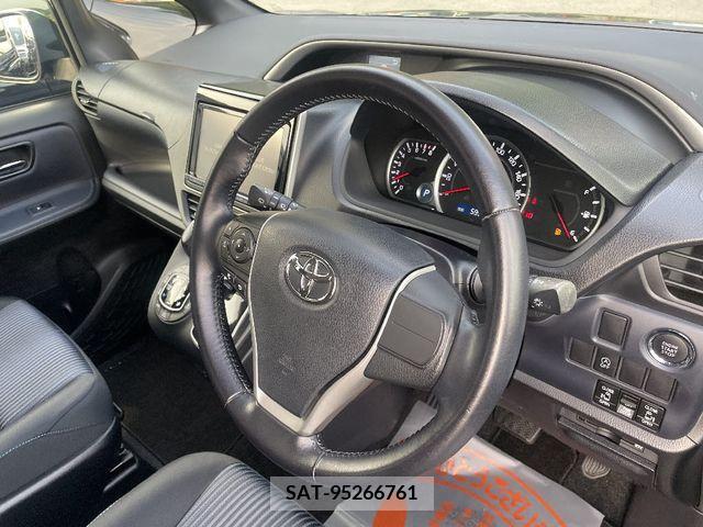 Toyota VOXY 2015-03 289042-8