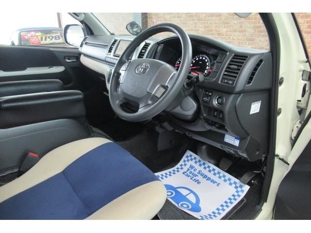 Toyota HIACE VAN 2018-01 11237-3