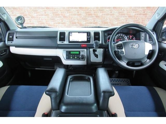 Toyota HIACE VAN 2018-01 11237-2