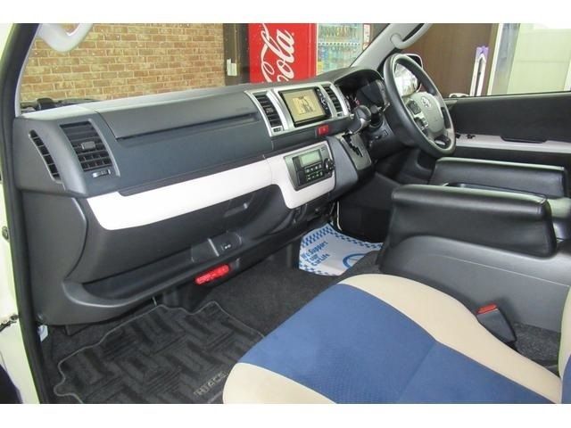 Toyota HIACE VAN 2018-01 11237-5