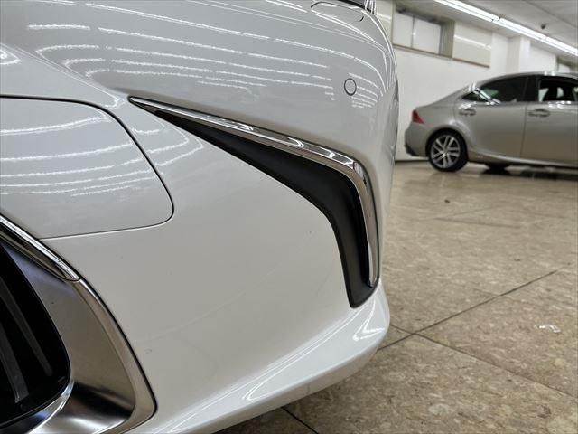 Lexus ES 2018-12 188537-10