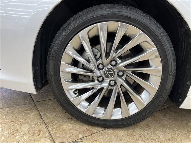 Lexus ES 2018-12 188537-16