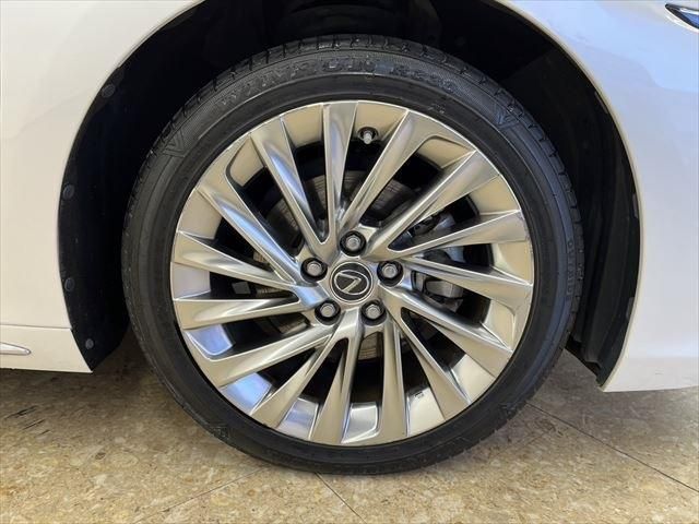 Lexus ES 2018-12 188537-14