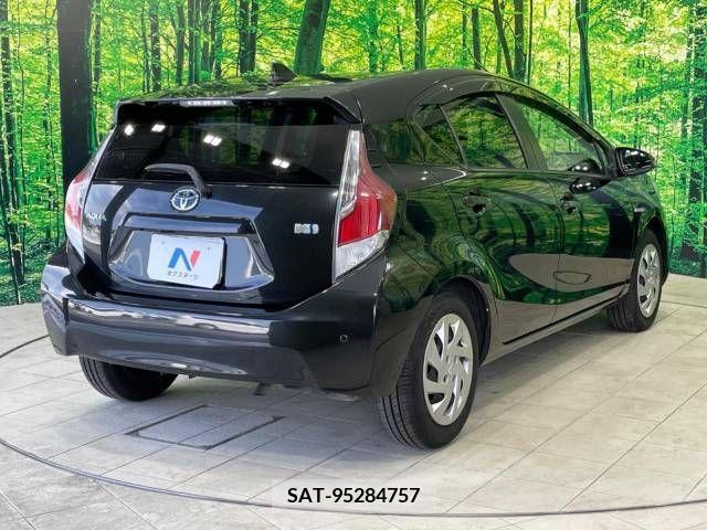 Toyota AQUA 2015-09 356256-17