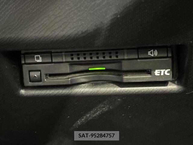 Toyota AQUA 2015-09 356256-7