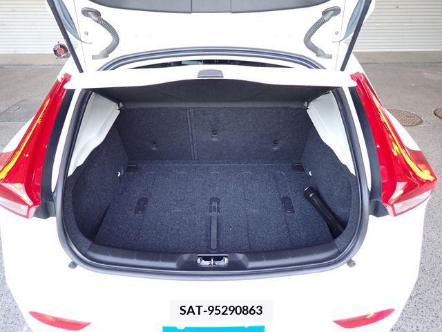 Volvo V40 2013-12 348249-22