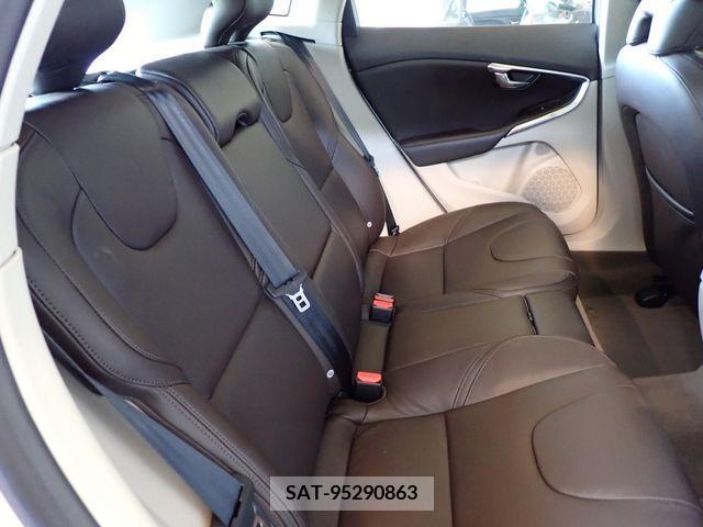 Volvo V40 2013-12 348249-19