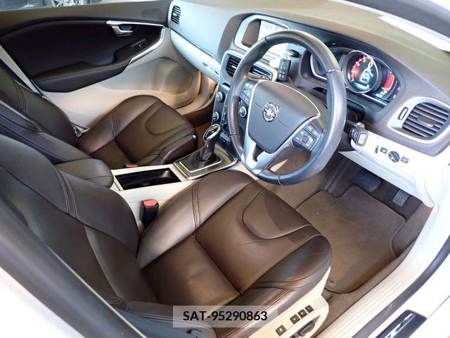 Volvo V40 2013-12 348249-1