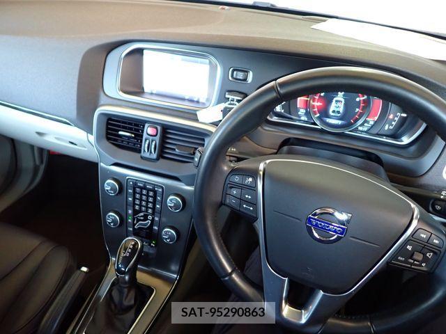 Volvo V40 2013-12 348249-16