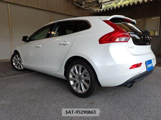 Volvo V40 2013-12 348249-2