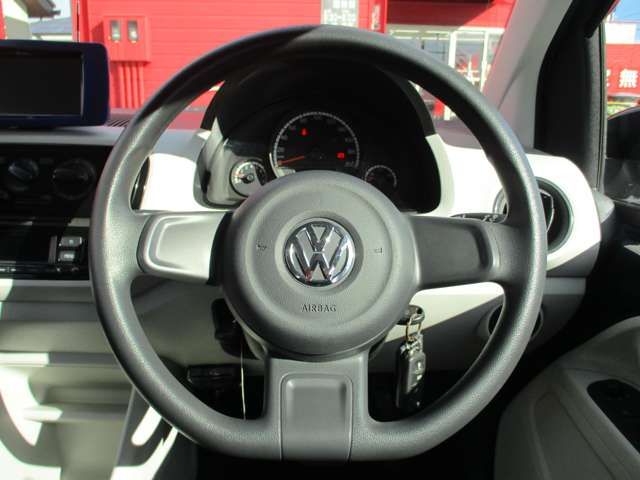 VolksWagen UP! 2013-09 193862-15