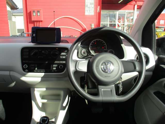 VolksWagen UP! 2013-09 193862-14