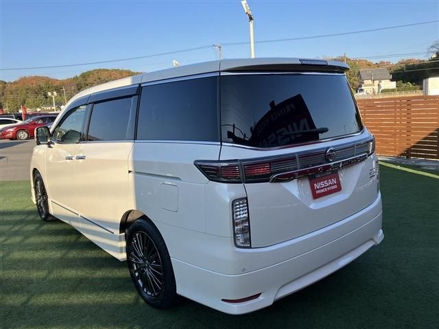 Nissan ELGRAND 2018-09 189919-20