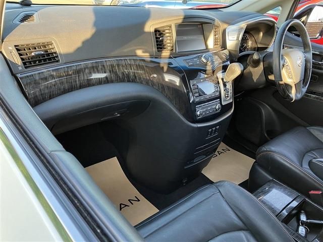 Nissan ELGRAND 2018-09 189919-29