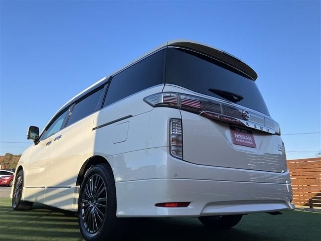 Nissan ELGRAND 2018-09 189919-1